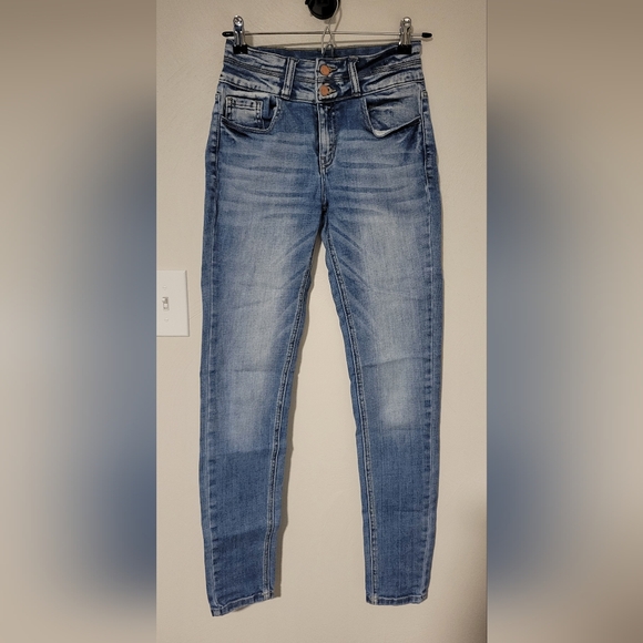 KanCan Denim - Kancan Signature Kurvy Mid-Rise Skinny Jean size 25